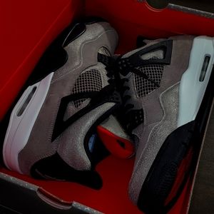 Air Jordan 4 Retro